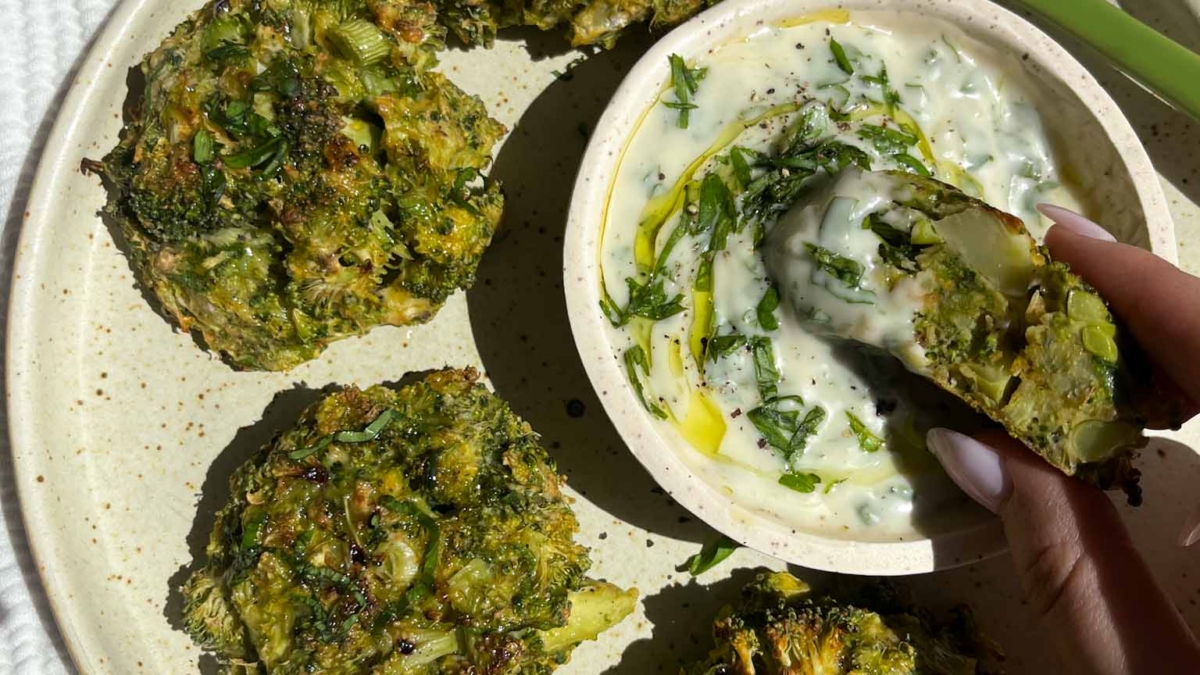 Croquettes de brocoli et mayo à l&rsquo;ail et au basilic