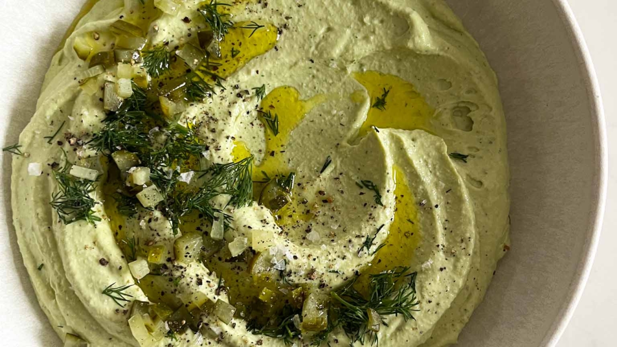 Trempette crémeuse aux cornichons et à l&rsquo;aneth