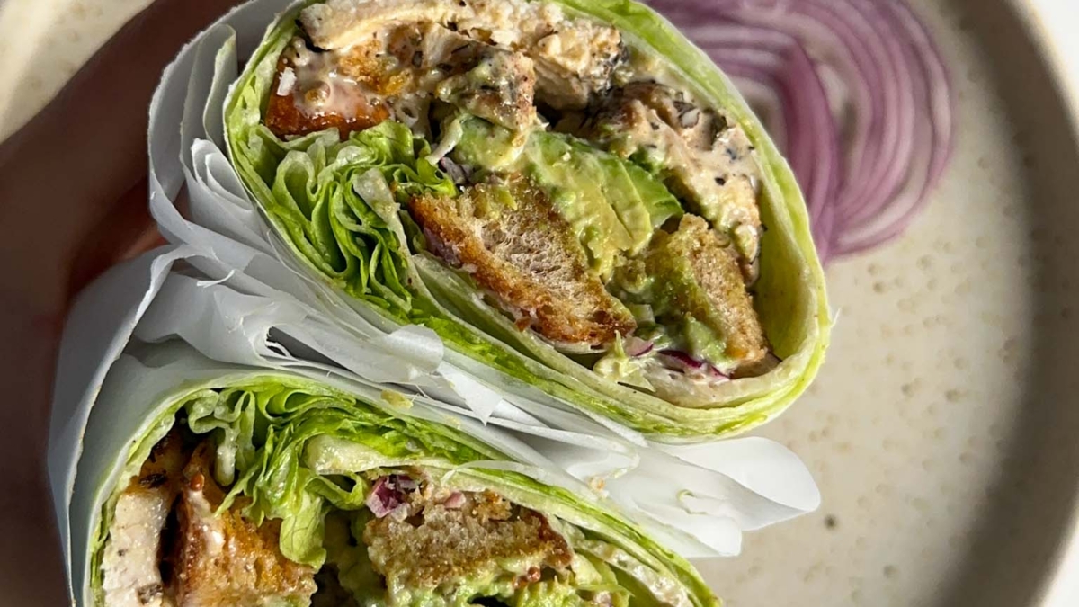 Wrap de laitue au poulet façon César