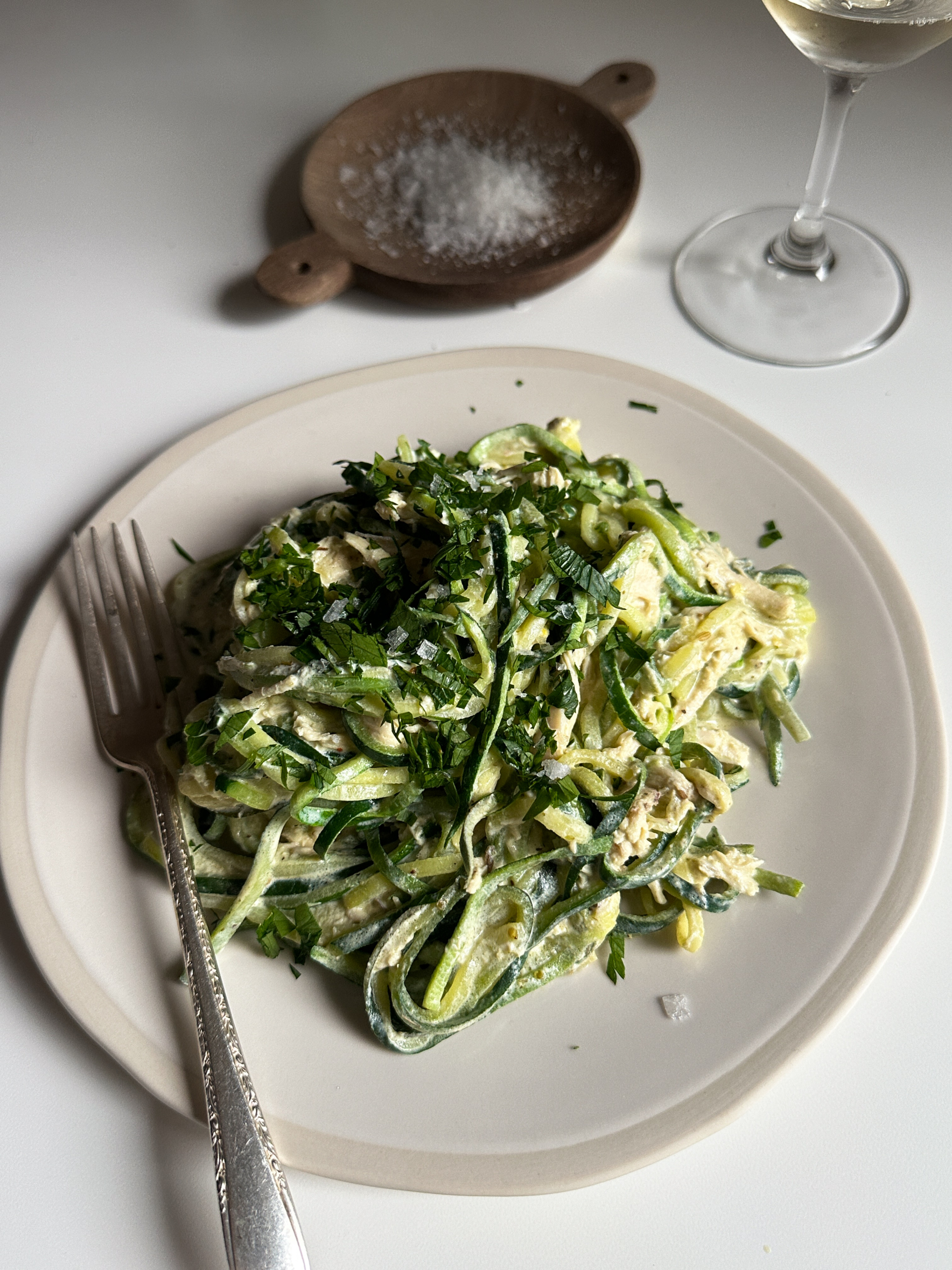 Nouilles de courgettes crémeuses au poulet