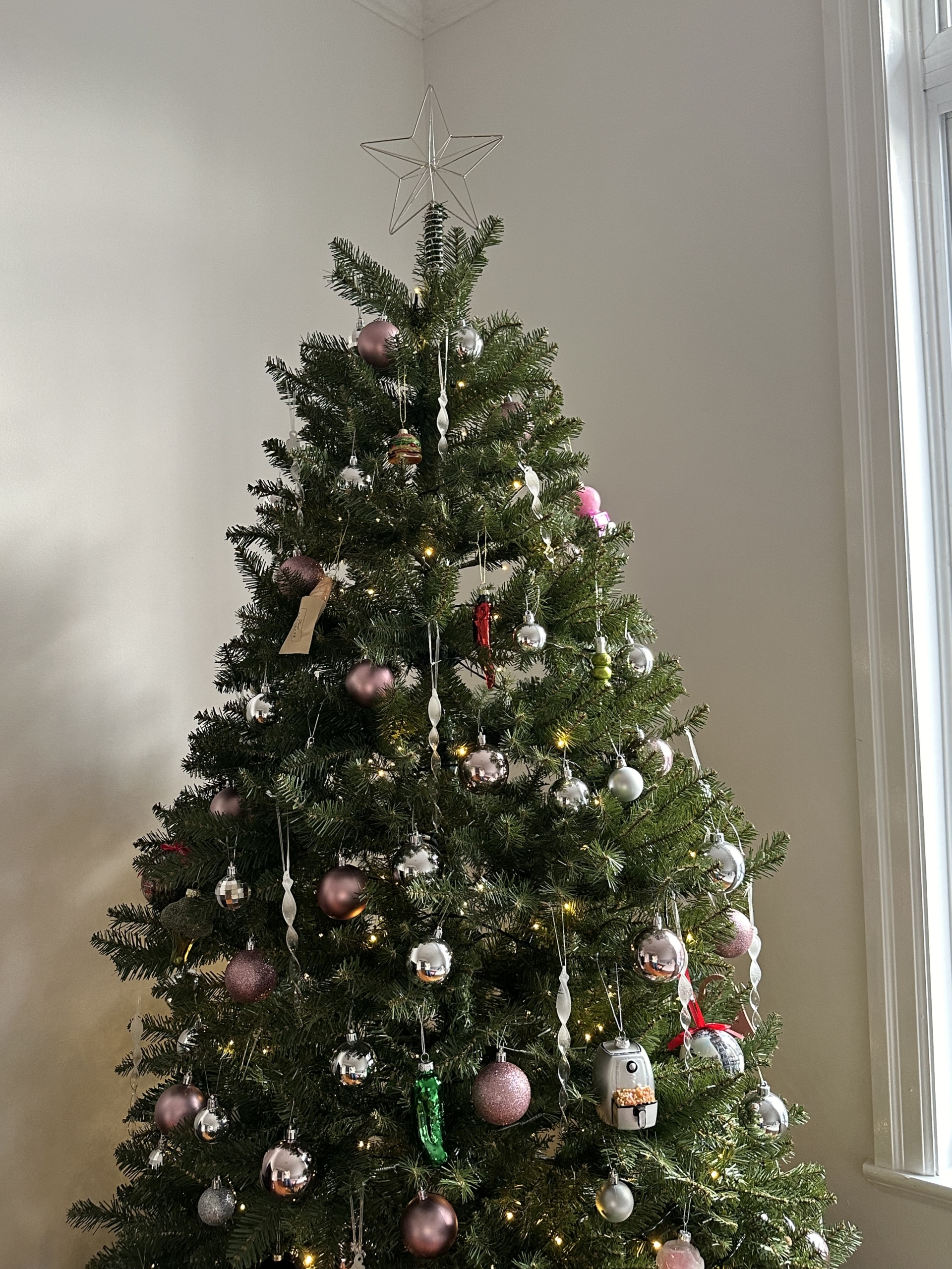 Vous manquez d'inspiration? Voici mon Guide de cadeaux de Noël, dont vous pourrez vous inspirer pour gâter les gourmands de votre entourage.