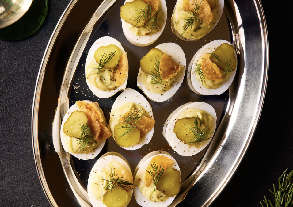 Œufs mimosas aux cornichons à l’aneth