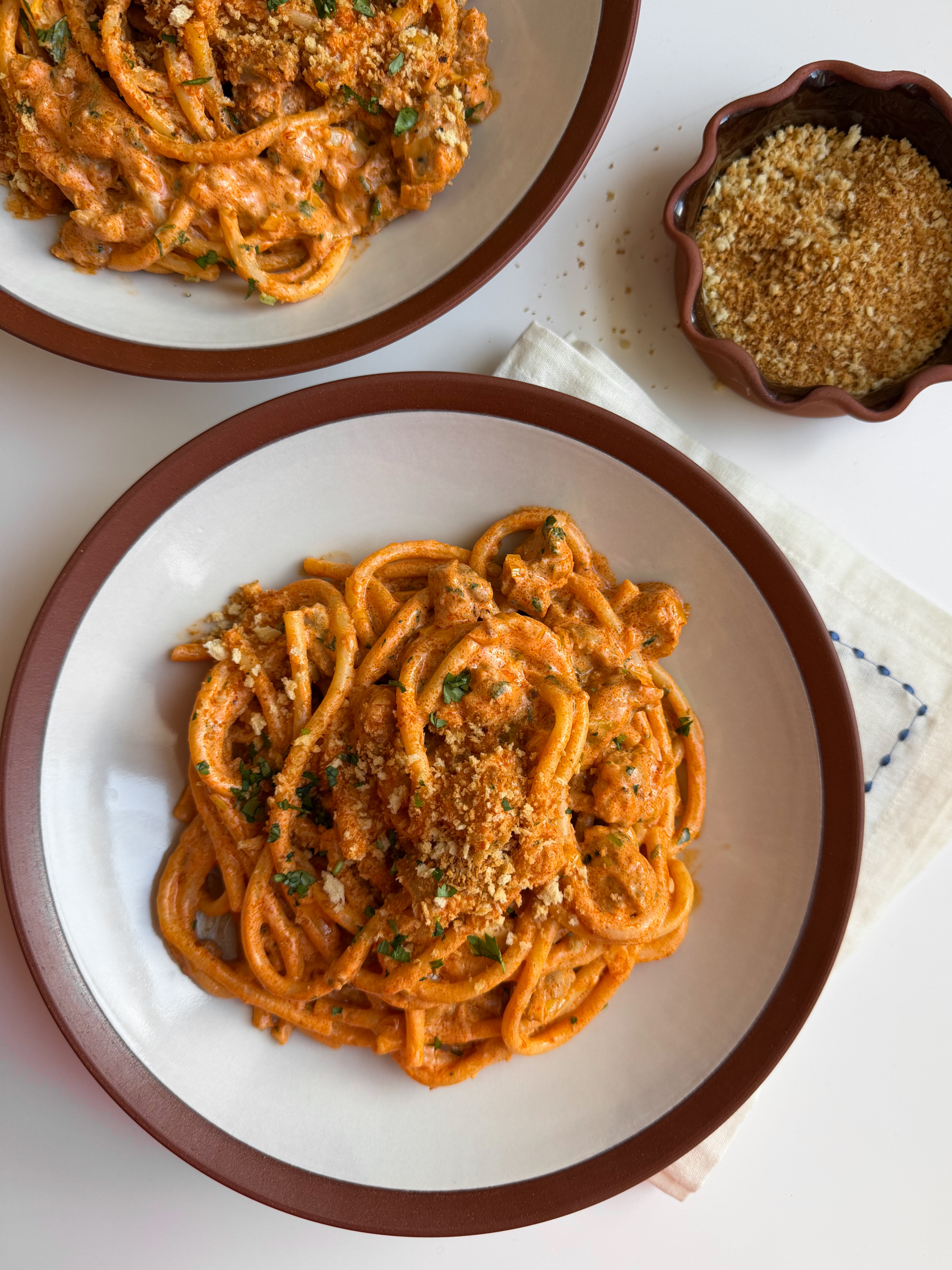 Creamy pasta with sausage, leek and gochujang