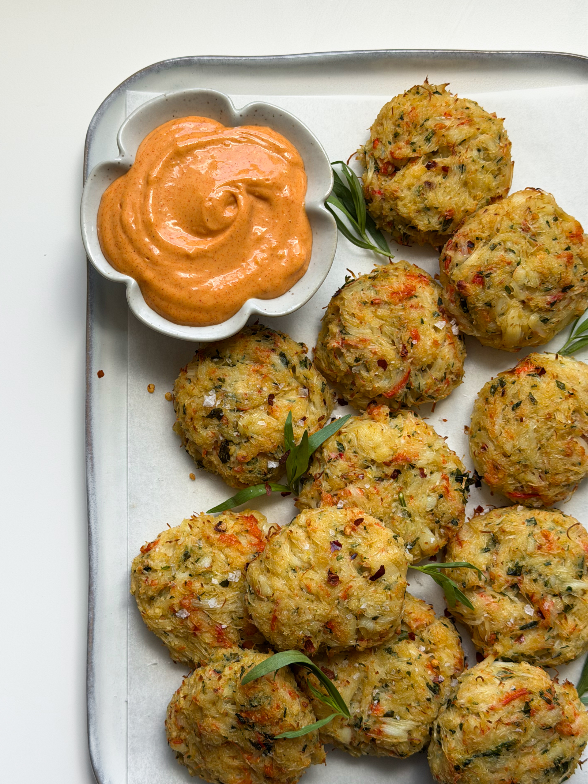 Croquettes de crabe à l’estragon et aïoli