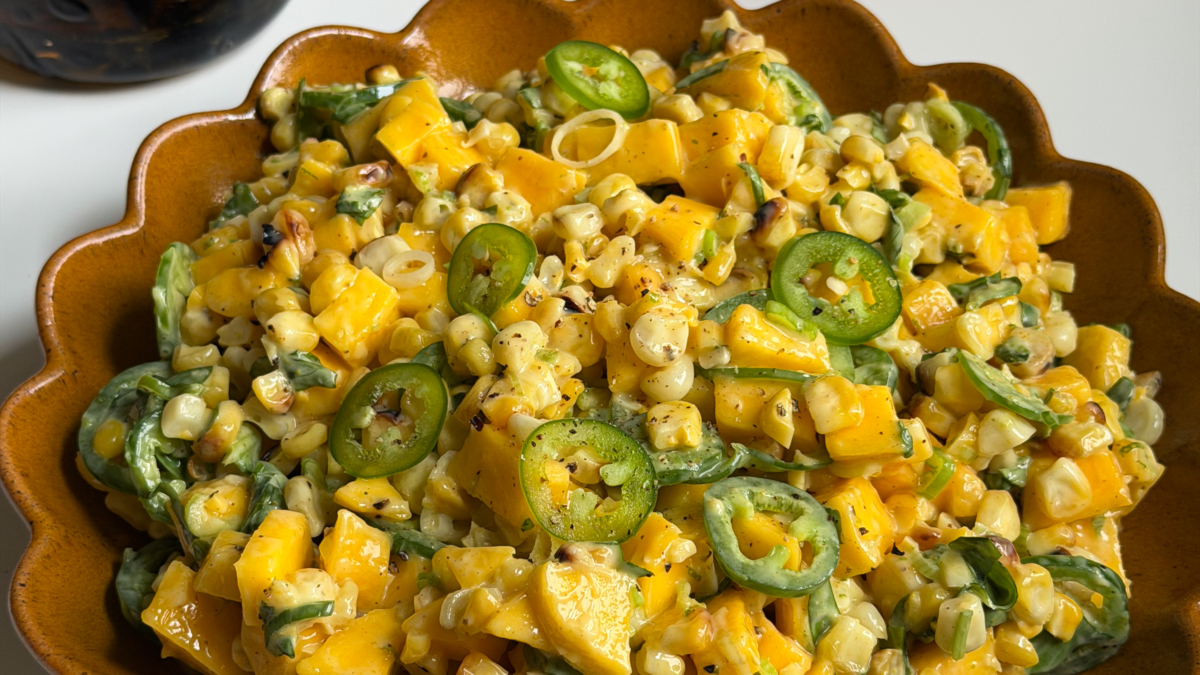 Salsa de maïs grillé et mangue