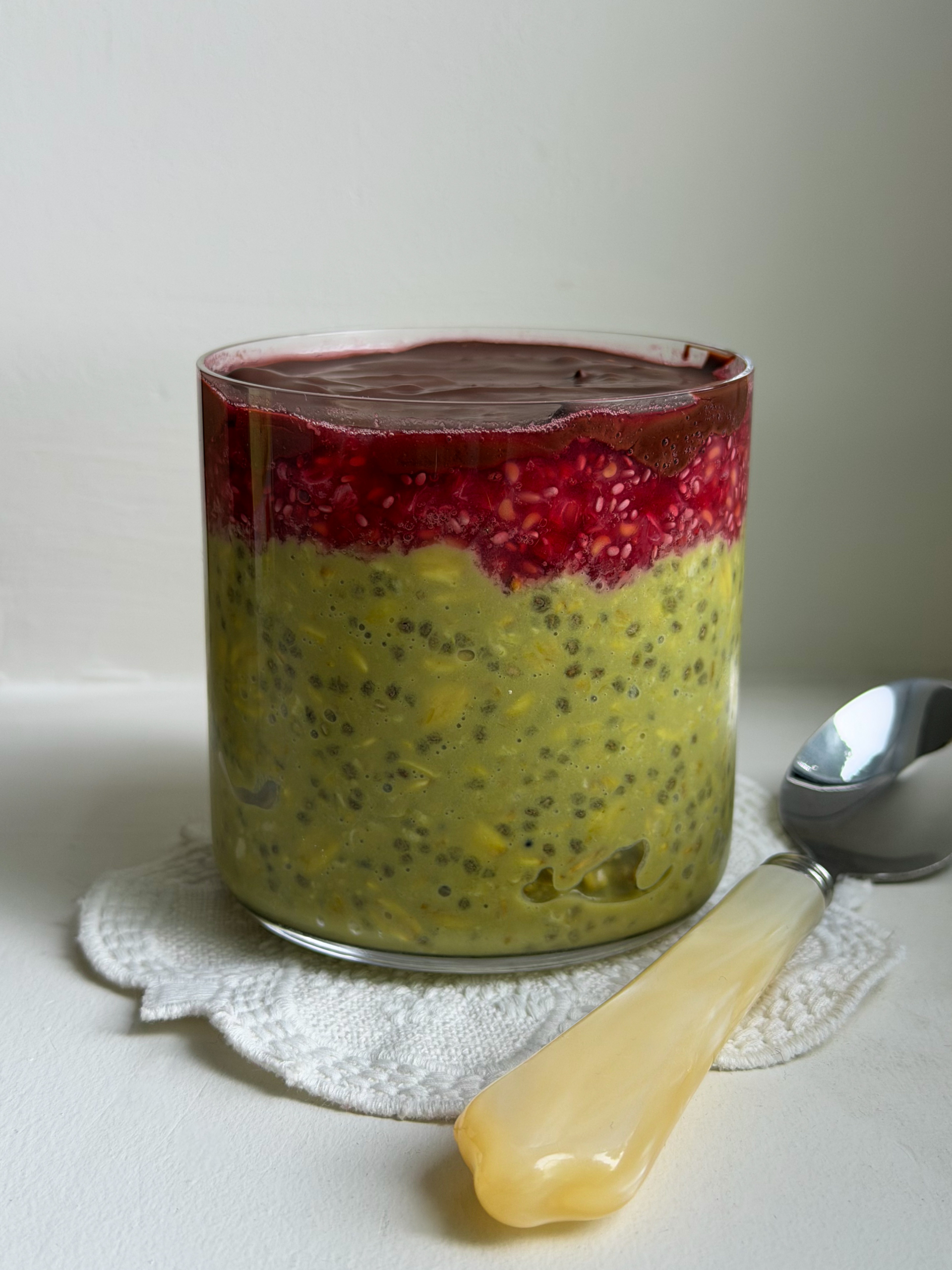 Matcha, Raspberries and Chocolate Overnight Oats